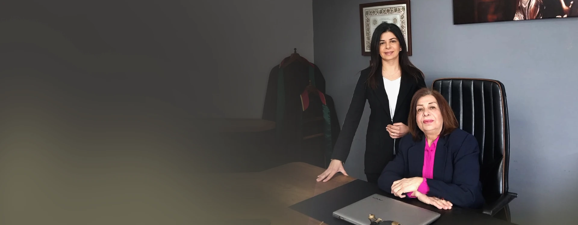 Avukat Deniz Sezgin Bayraktar ve Avukat Türkan Bayraktar